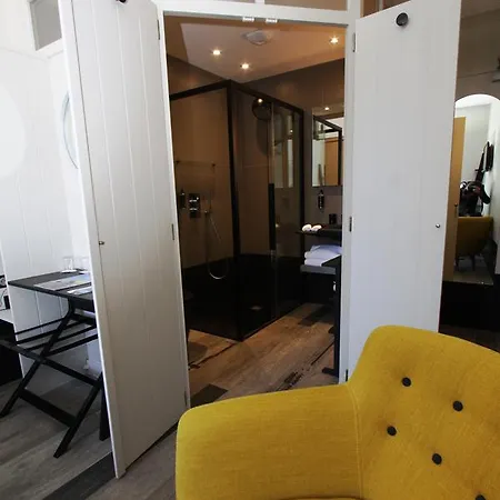호텔 Les Jardins D'alienor 4*