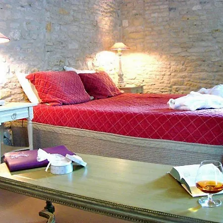 Otel Les Jardins D'alienor Le Château-dʼOléron